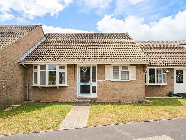 2 bedroom terraced bungalow for sale