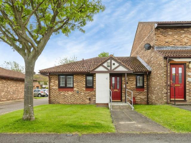 2 bedroom terraced bungalow for sale