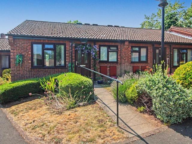 2 bedroom terraced bungalow for sale