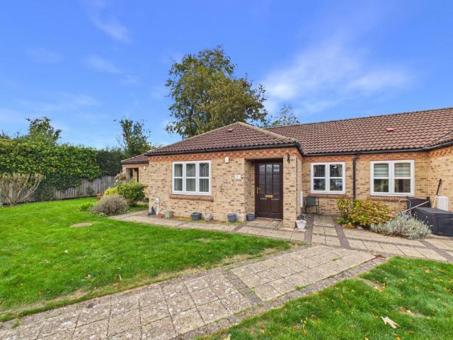 2 bedroom terraced bungalow for sale