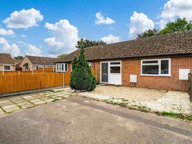 2 bedroom terraced bungalow for sale