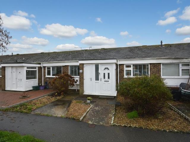 2 bedroom terraced bungalow for sale