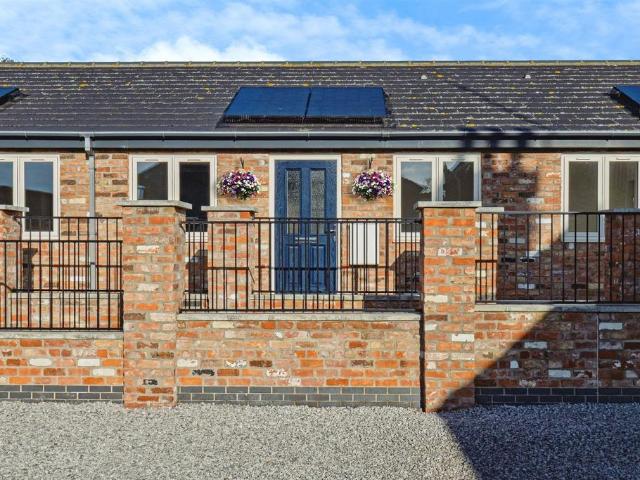 2 bedroom terraced bungalow for sale