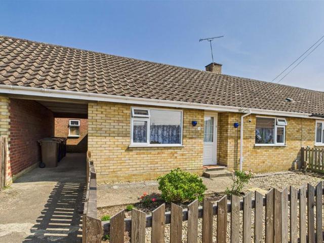 2 bedroom terraced bungalow for sale