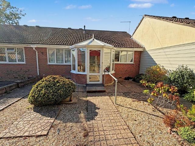 2 bedroom terraced bungalow for sale