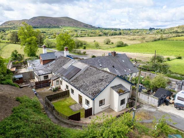 2 bedroom terraced bungalow for sale