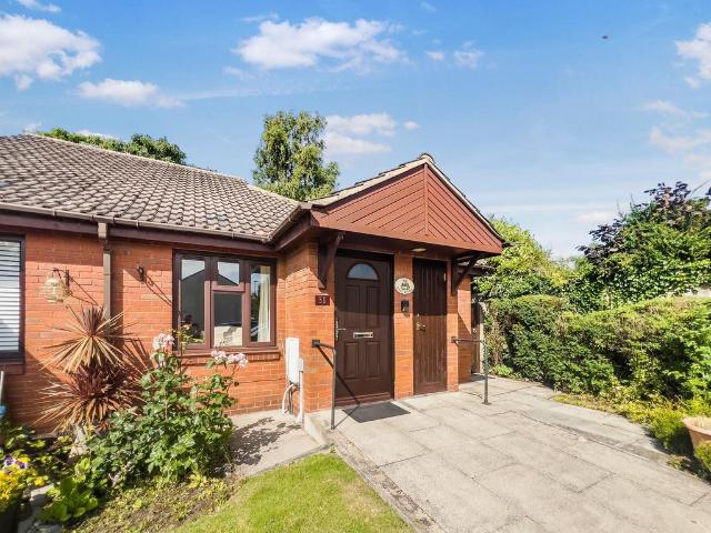 2 bedroom terraced bungalow for sale