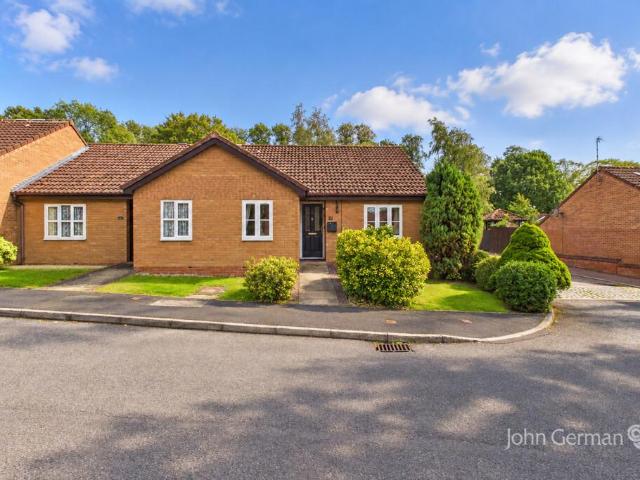 2 bedroom terraced bungalow for sale