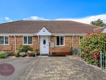 2 bedroom terraced bungalow for sale