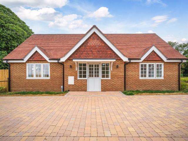 2 bedroom terraced bungalow for sale
