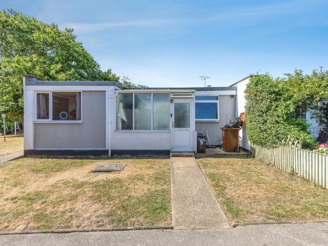 2 bedroom terraced bungalow for sale