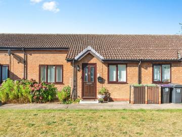 2 bedroom terraced bungalow for sale