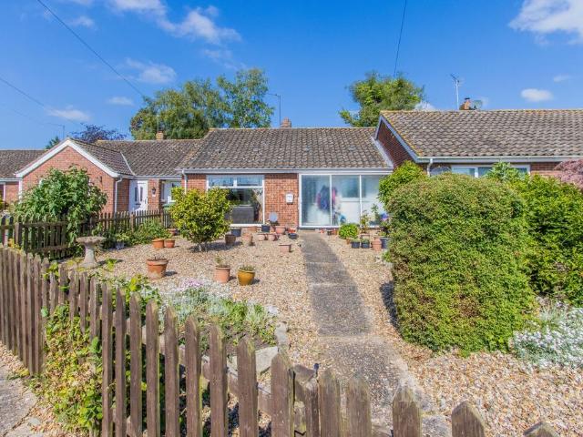 2 bedroom terraced bungalow for sale