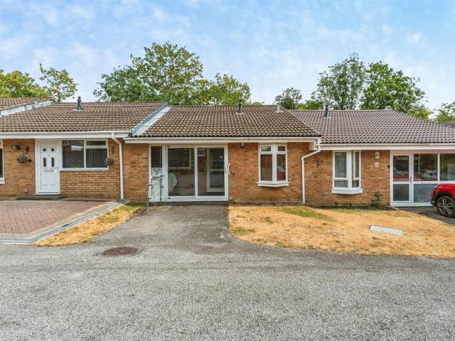 2 bedroom terraced bungalow for sale