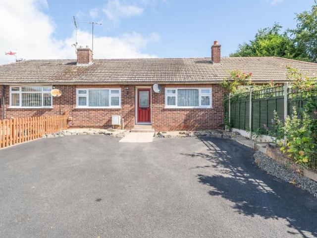 2 bedroom terraced bungalow for sale