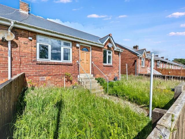 2 bedroom terraced bungalow for sale