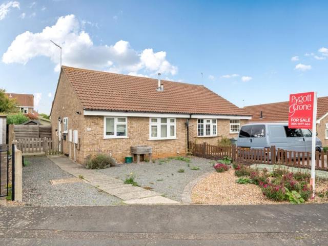 2 bedroom terraced bungalow for sale