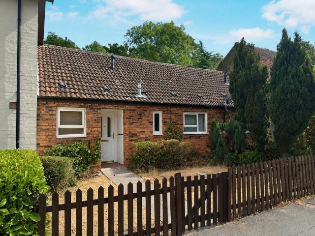 2 bedroom terraced bungalow for sale