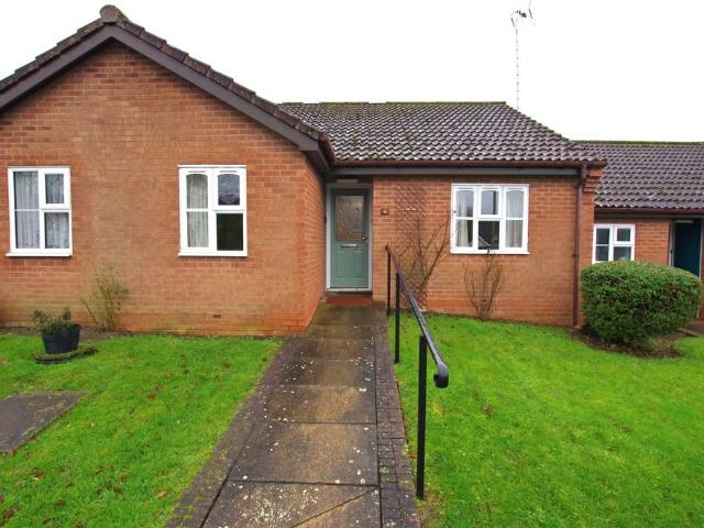 2 bedroom terraced bungalow for sale