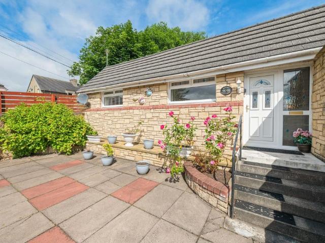 2 bedroom terraced bungalow for sale