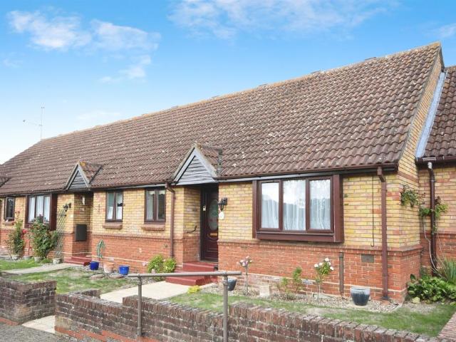 2 bedroom terraced bungalow for sale