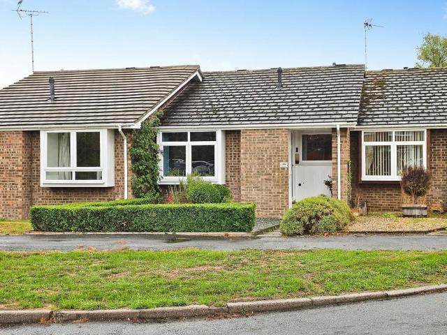 2 bedroom terraced bungalow for sale