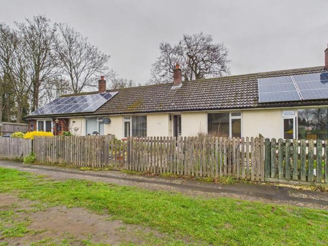 2 bedroom terraced bungalow for sale