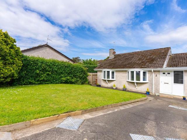 2 bedroom terraced bungalow for sale