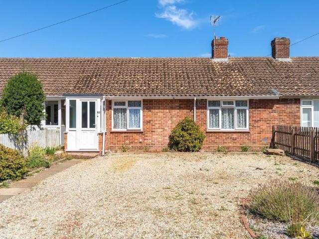 2 bedroom terraced bungalow for sale
