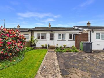 2 bedroom terraced bungalow for sale