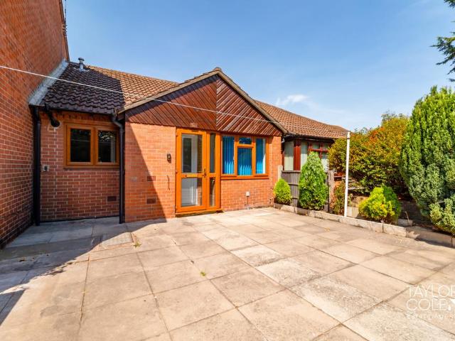 2 bedroom terraced bungalow for sale
