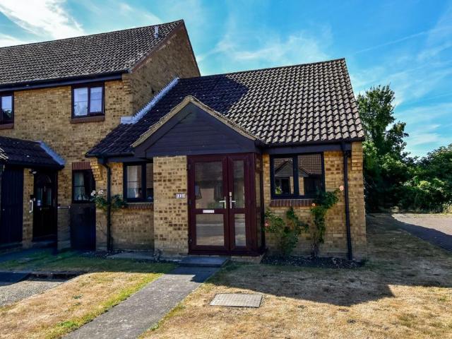 2 bedroom terraced bungalow for sale