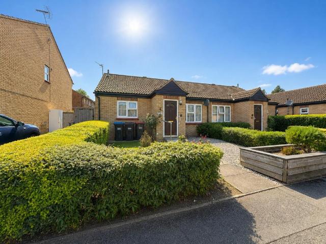 2 bedroom terraced bungalow for sale