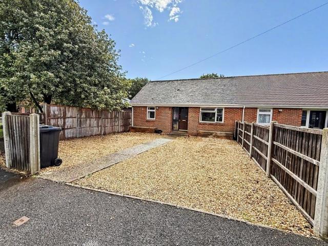2 bedroom terraced bungalow for sale