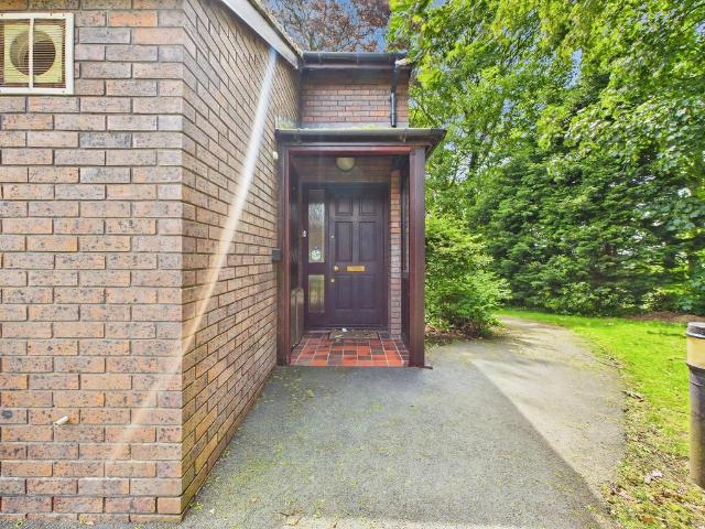2 bedroom terraced bungalow for sale