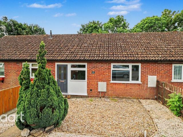 2 bedroom terraced bungalow for sale
