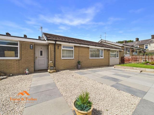 2 bedroom terraced bungalow for sale