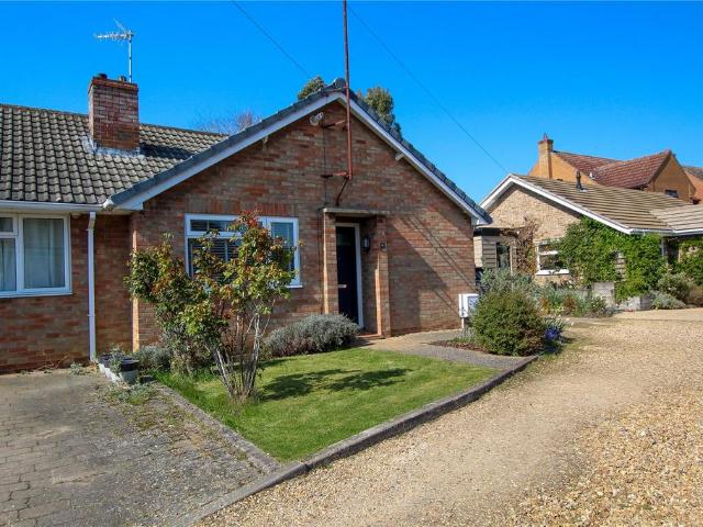 2 bedroom terraced bungalow for sale