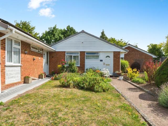 2 bedroom terraced bungalow for sale