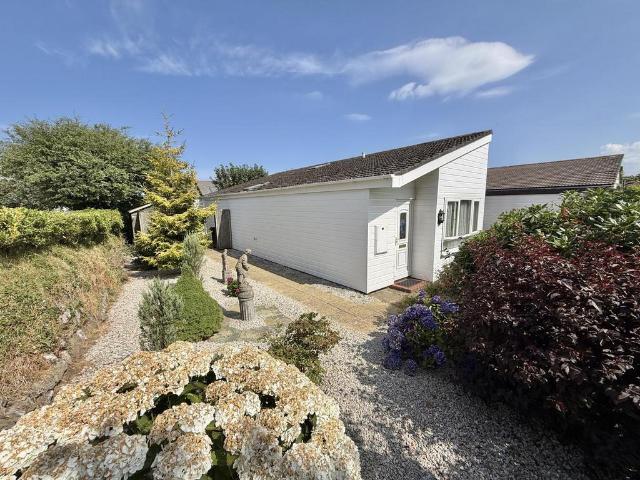 2 bedroom terraced bungalow for sale
