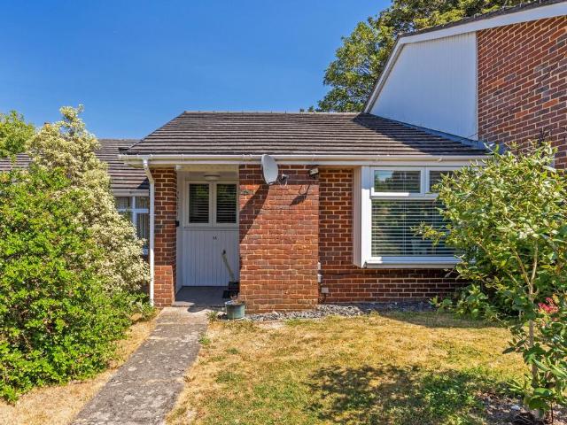 2 bedroom terraced bungalow for sale