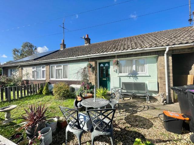 2 bedroom terraced bungalow for sale