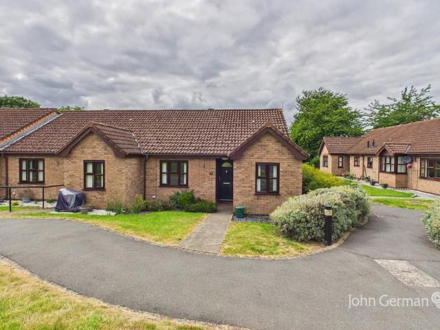 2 bedroom terraced bungalow for sale