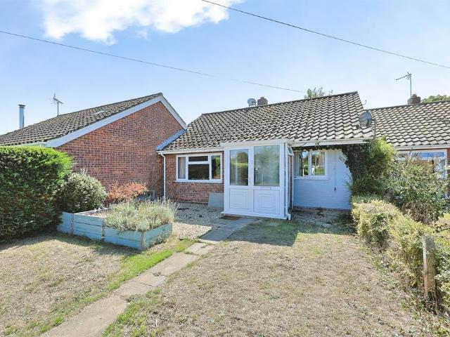 2 bedroom terraced bungalow for sale