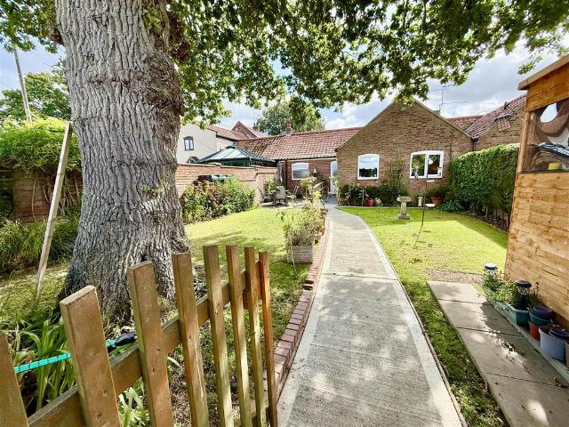 2 bedroom terraced bungalow for sale