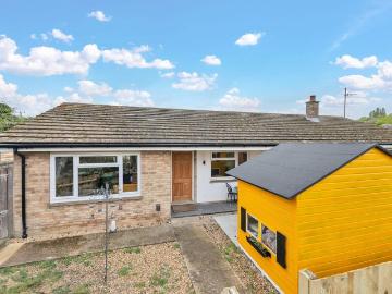 2 bedroom terraced bungalow for sale