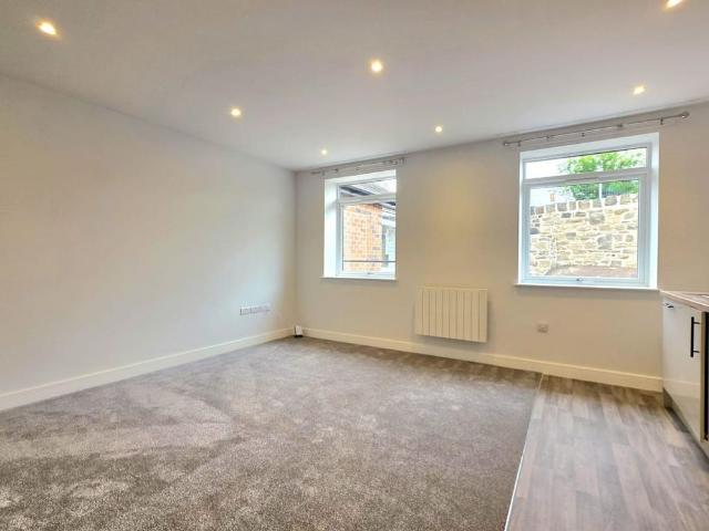 2 bedroom terraced bungalow to rent