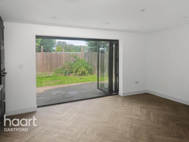 2 bedroom terraced bungalow to rent