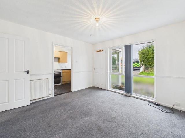 2 bedroom terraced bungalow to rent