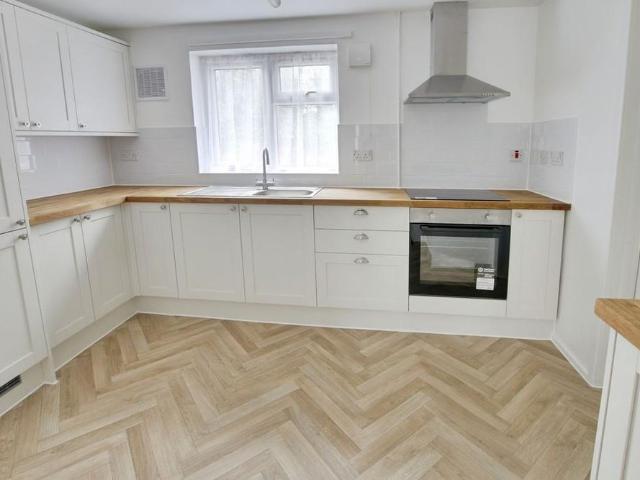 2 bedroom terraced bungalow to rent